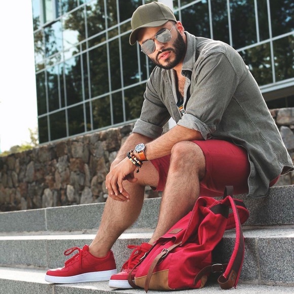 🧿 Meet your posher 🧿 - Picture 2 of 4